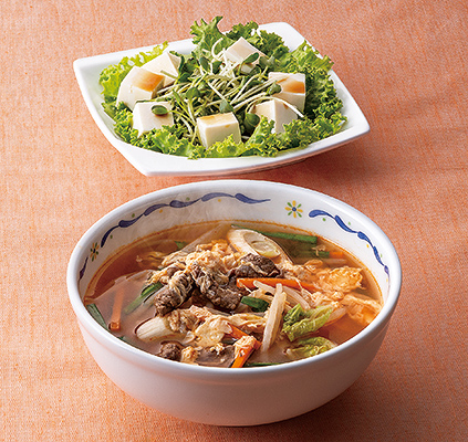 １／２日分の野菜が摂れる！ユッケジャンスープ